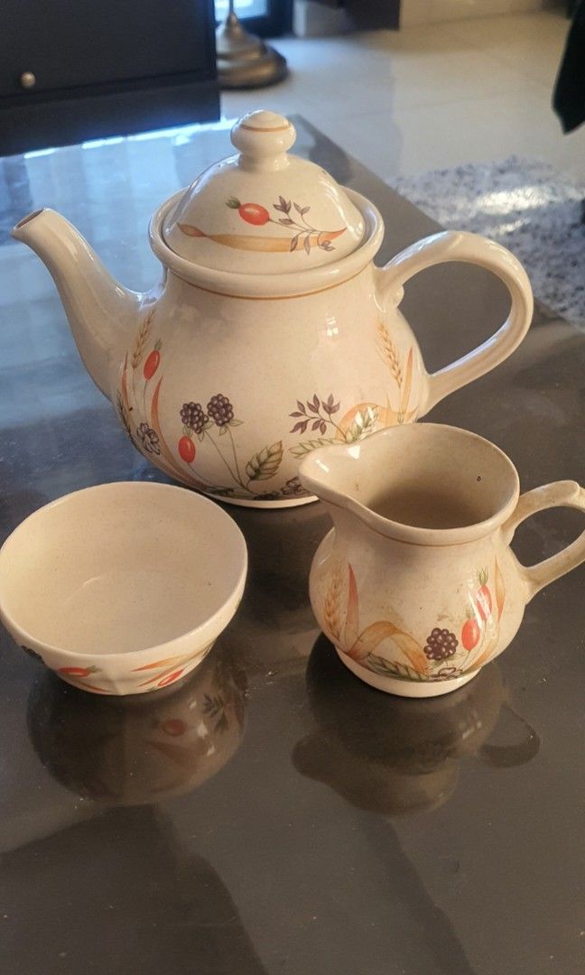 Churchill fine English tableware