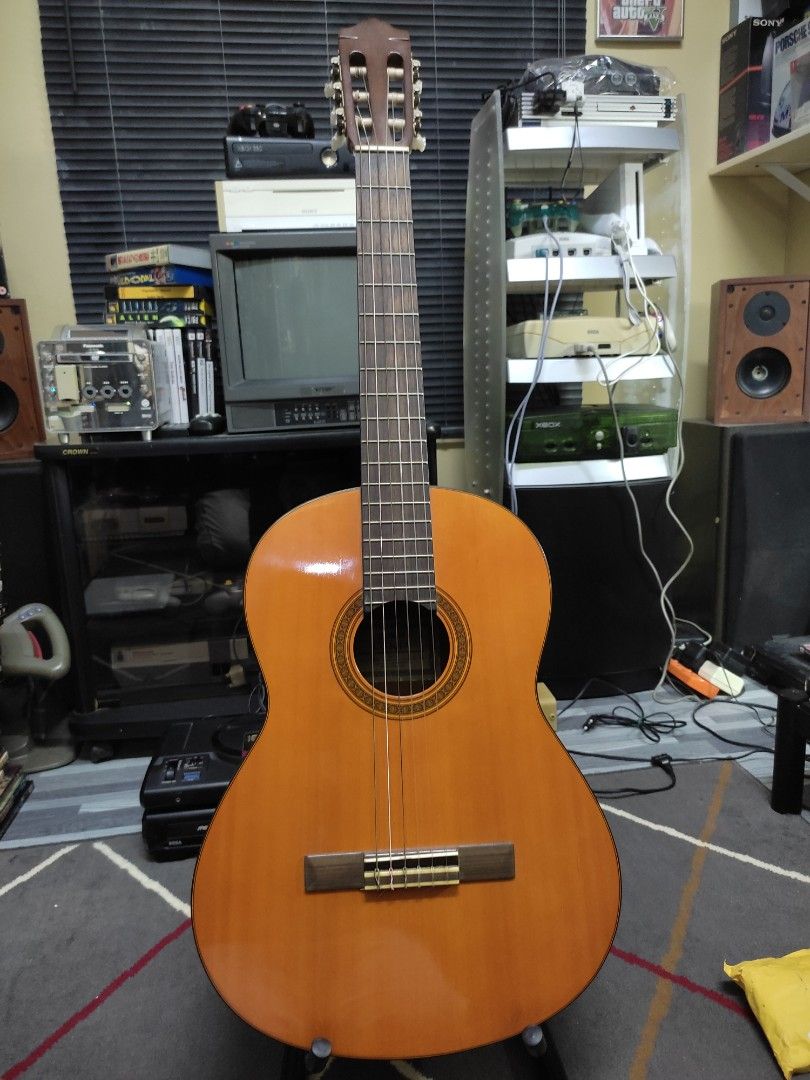 Yamaha CG101A Classical Guitar, Hobbies & Toys, Music & Media