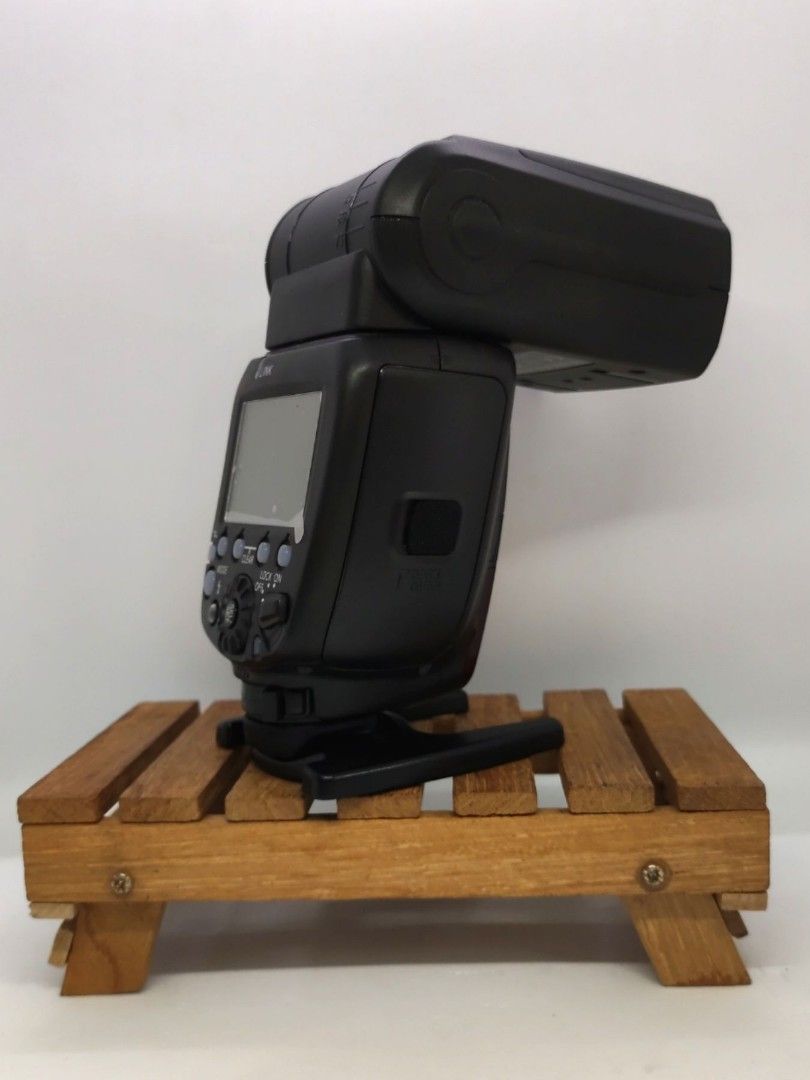 Yongnuo flash for Canon., Photography, Photography Accessories, Flashes on Carousell