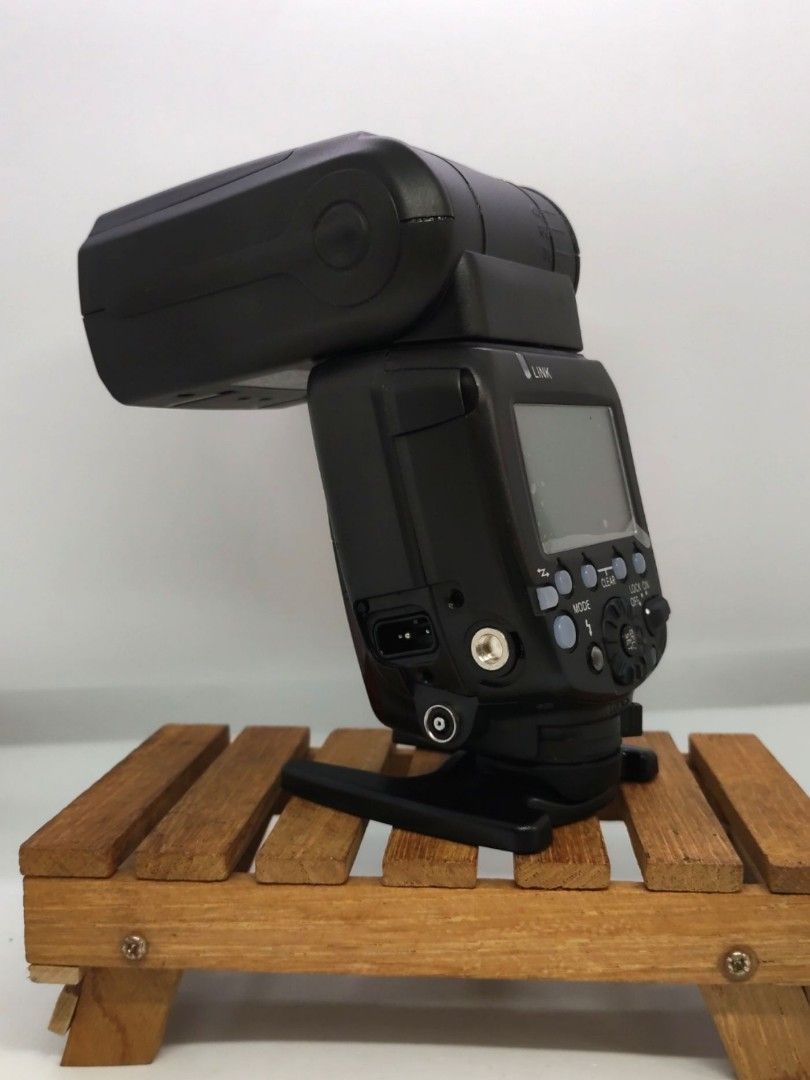 Yongnuo flash for Canon., Photography, Photography Accessories, Flashes on Carousell