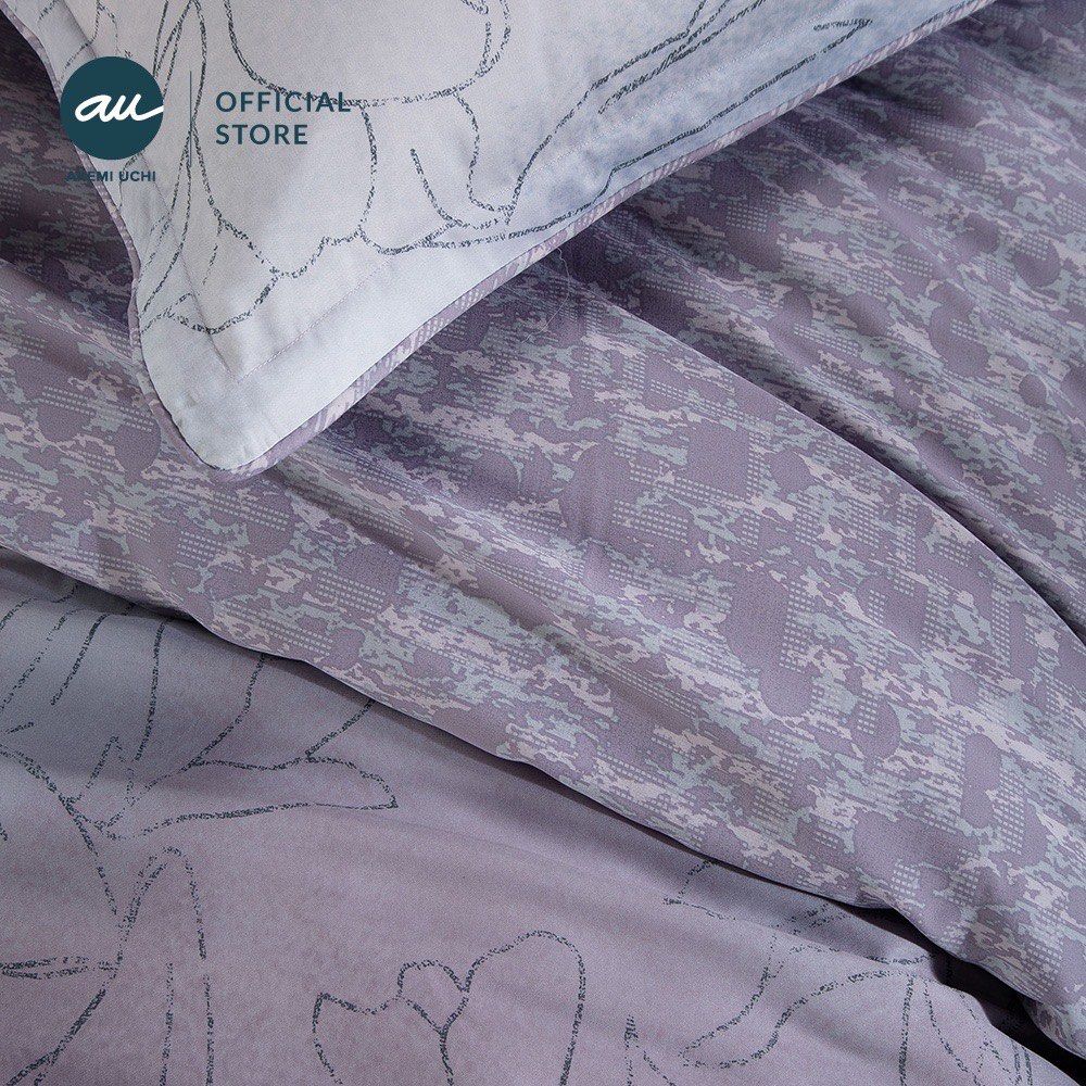 Akemi Uchi Queen bedsheet set, Furniture & Home Living, Bedding