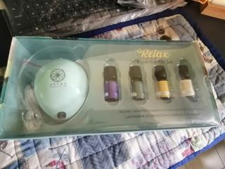 Aroma Essence Portable Diffuser with Essential Oils