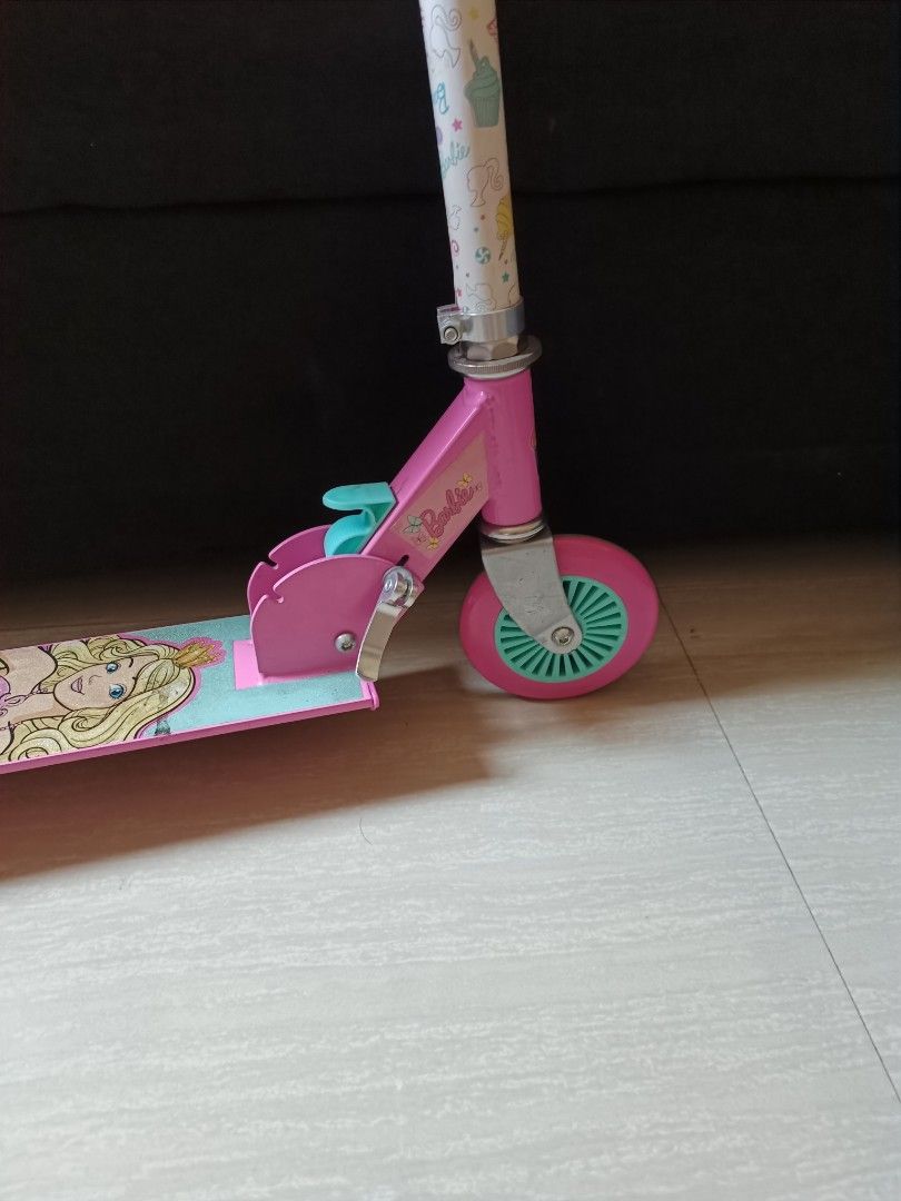 Barbie Monopattino Pieghevole Per Bambini – Rosa E Blu Con Ruote Glitterate E Design Barbie – Leggero E Compatto - 2