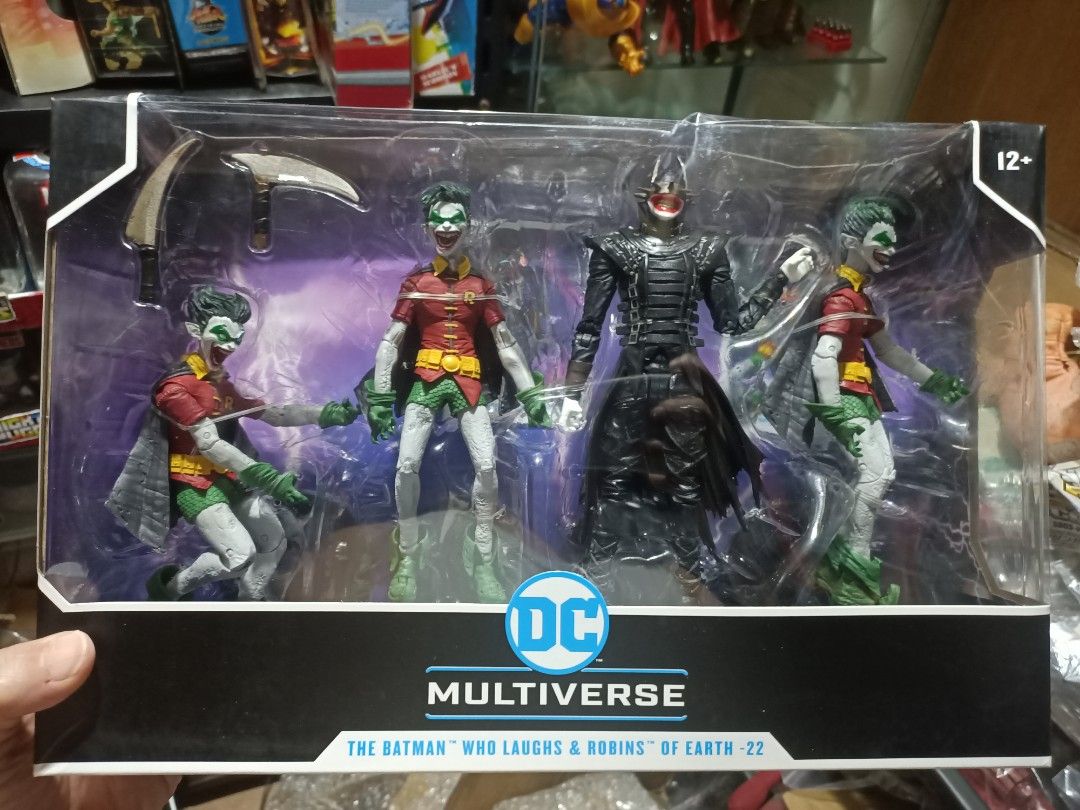 Batman who laughs and robin (Category: Figurines & Statues) located in Mandaluyong City. Submitted by noytoys23 (Listing ID 1216702437, Image 1). Description: batman who laughs and robin Brand New sealed Can send more pictures.