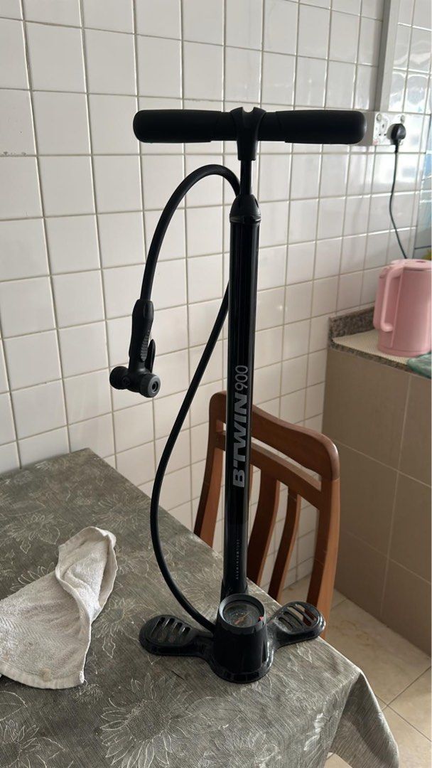 Btwin floor pump outlet