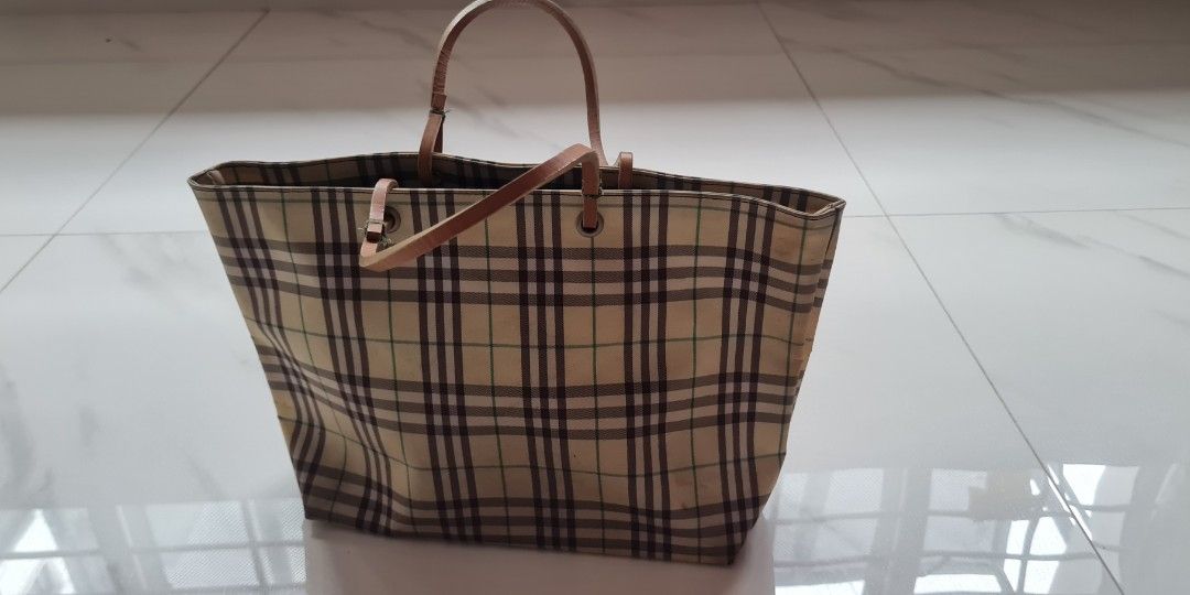 Burberry clutch, Women's Fashion, Bags & Wallets, Clutches on Carousell