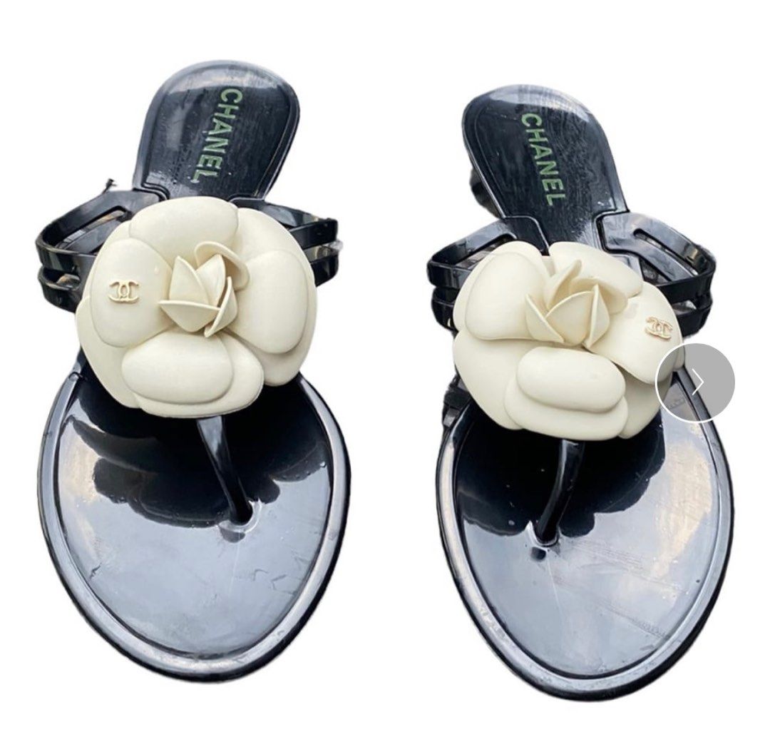 Chanel rubber hot sale flip flops
