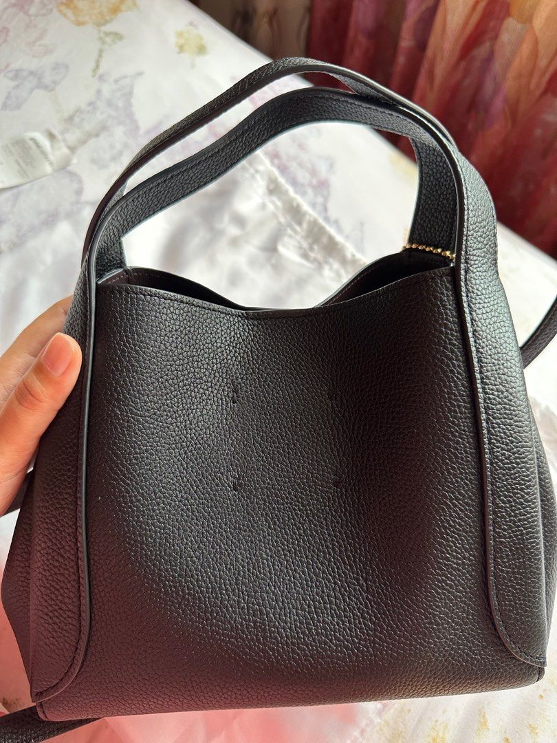 Coach Hadley Hobo 21 in Pebbled Leather Black Boutique AUTHENTIC, Barang  Mewah, Tas & Dompet di Carousell