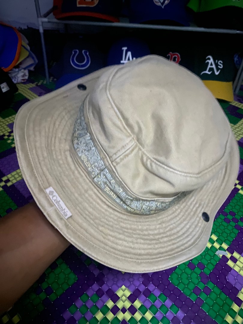https://media.karousell.com/media/photos/products/2023/2/22/columbia_jungle_hat_bucket_tal_1677091861_fa09b5e4.jpg