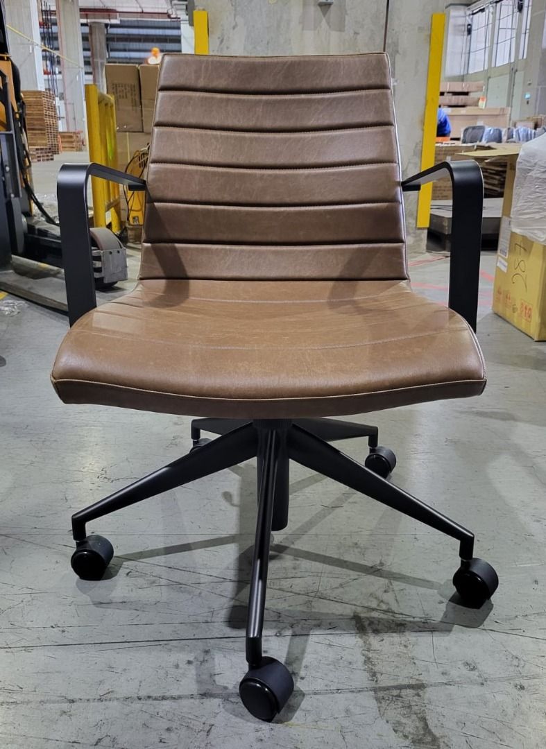 Crate and barrel on sale graham desk chair