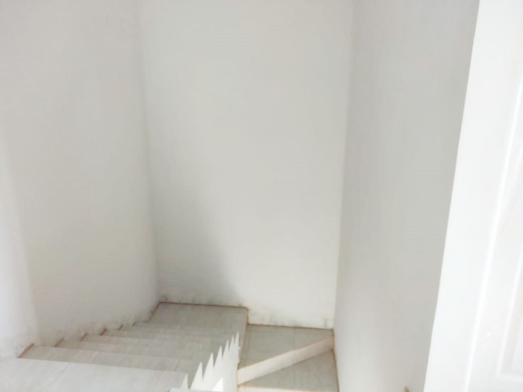 dijual_rumah_baru_2_lantai_di__1677055658_3284681a_progressive