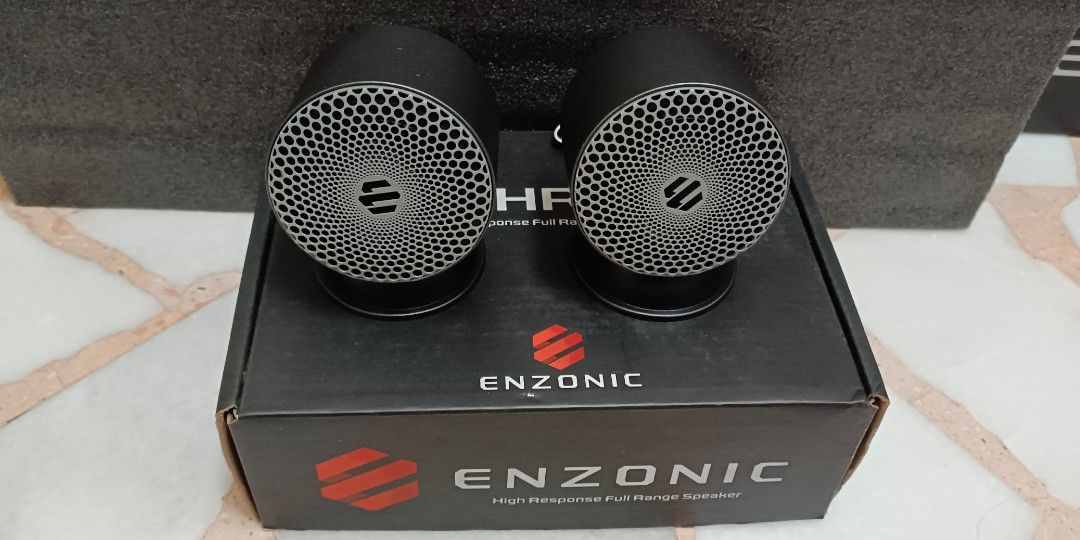 Enzonic speaker top