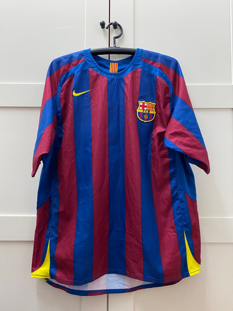 inval Kwalificatie Delegeren FC Barcelona jersey, Men's Fashion, Activewear on Carousell
