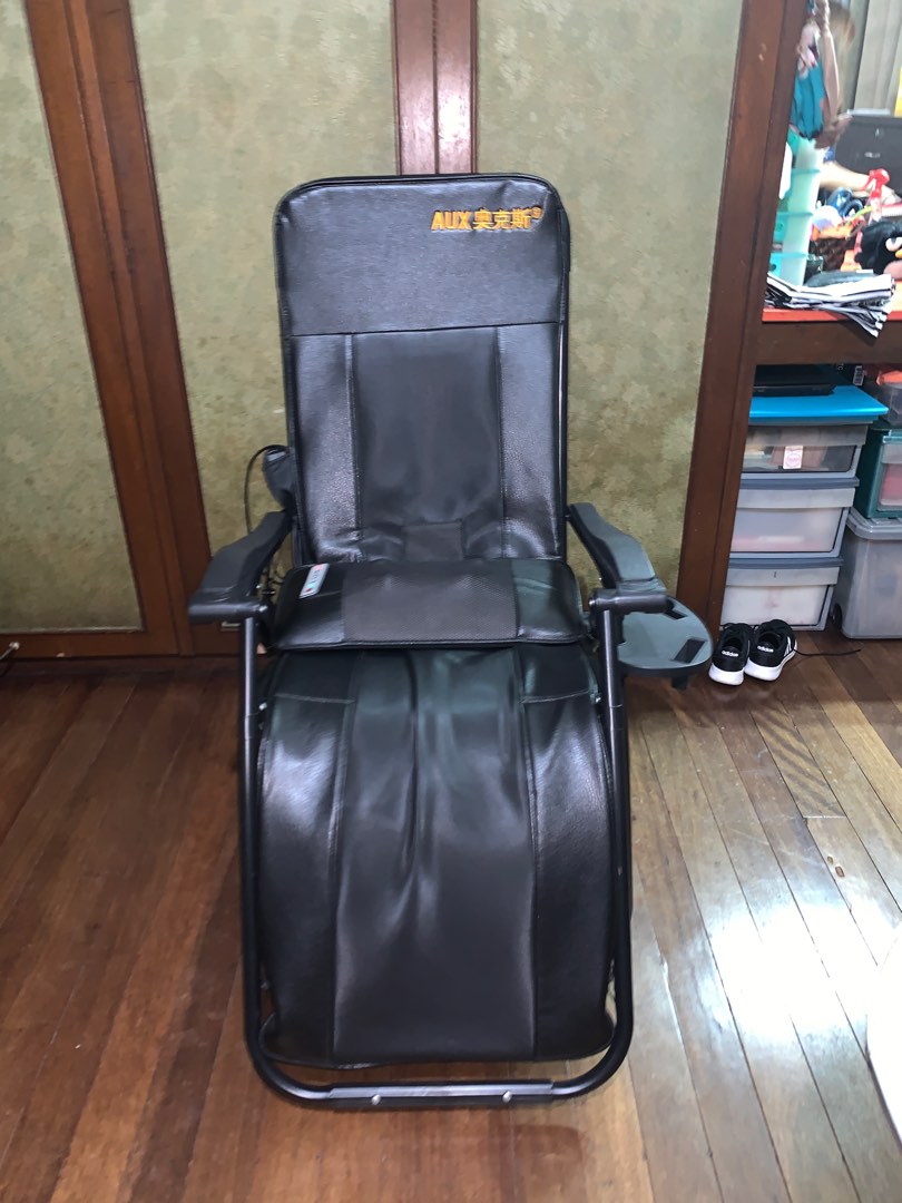 Foldable massage chair EWC, Health & Nutrition, Massage Devices on