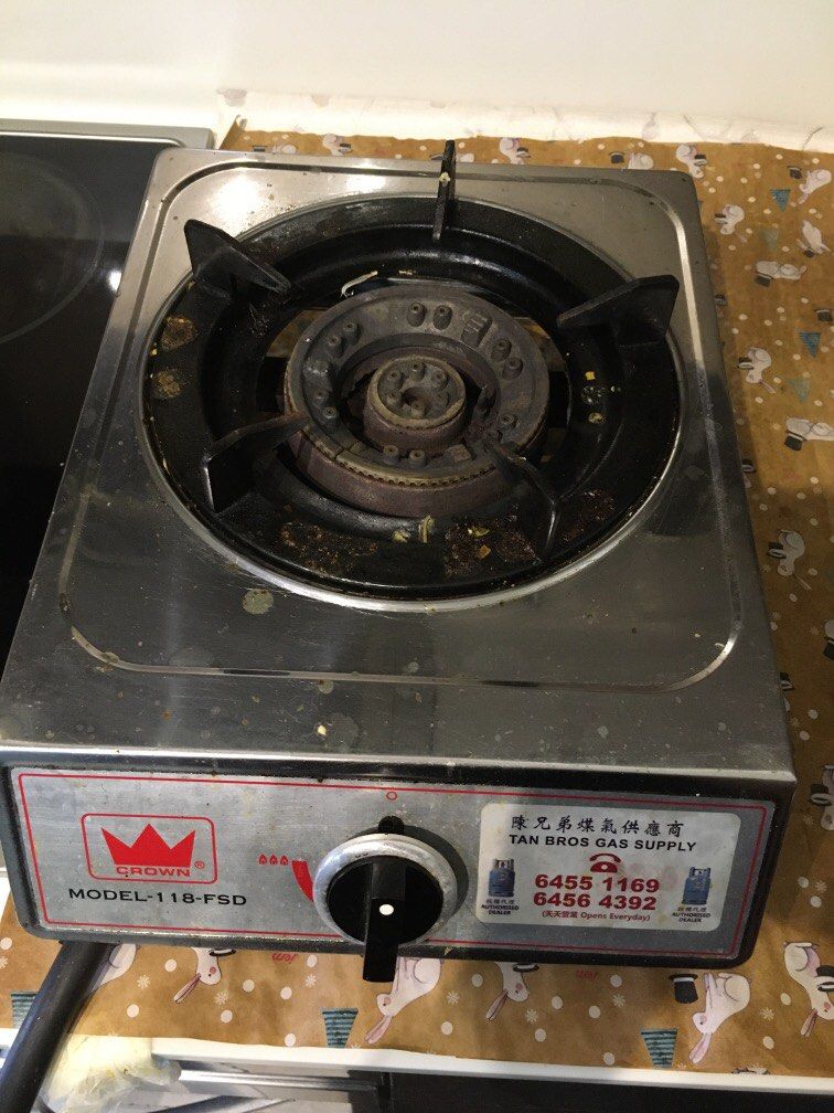 Gas tank with stove regulator and hose pipe, TV & Home Appliances