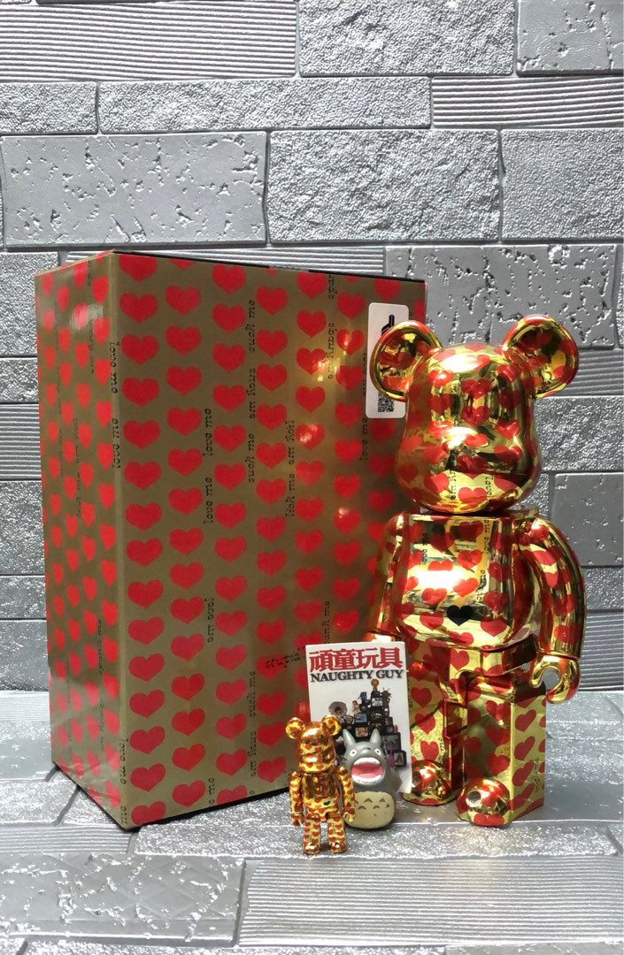 GOLD HEART BEARBRICK 400%+100%, 興趣及遊戲, 玩具& 遊戲類- Carousell