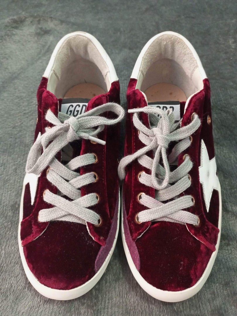 Golden Goose/ GGDB SUPERSTAR (Category: Sneakers) located in Calasiao. Submitted by dudang21 (Listing ID 1216798222, Image 1). Description: Golden Goose Original Size 35/ 23.5cm.