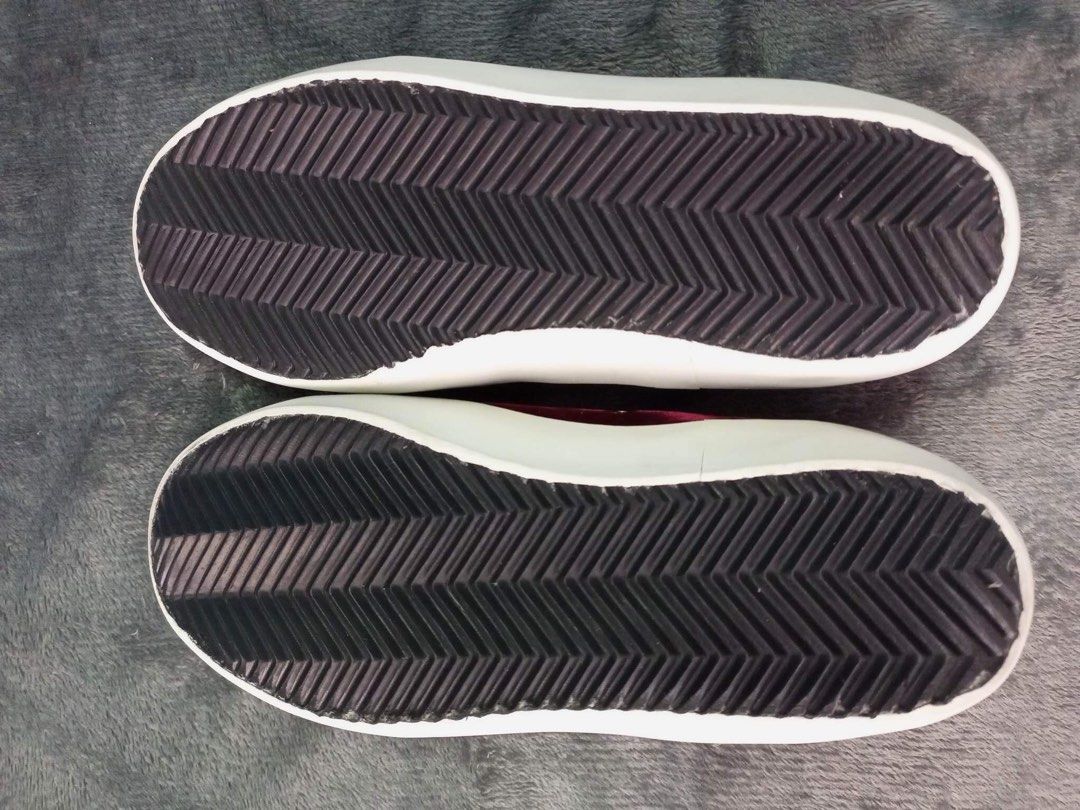 Golden Goose/ GGDB SUPERSTAR (Category: Sneakers) located in Calasiao. Submitted by dudang21 (Listing ID 1216798222, Image 3). Description: Golden Goose Original Size 35/ 23.5cm.