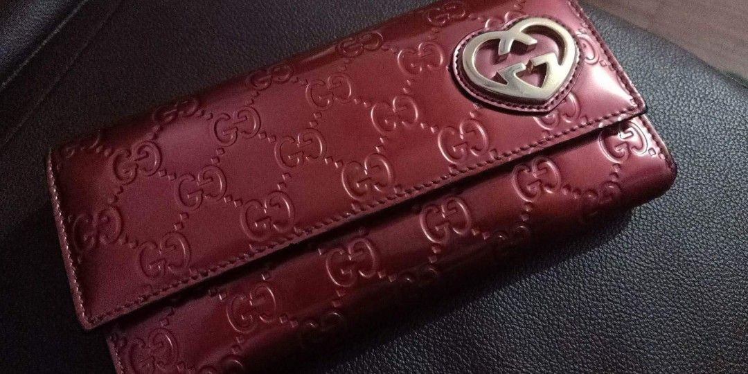 Gucci long wallet (Category: Luxury Bags & Wallets) located in Manila. Submitted by julieramosoctober1 (Listing ID 1216705524, Image 1). Description: authentic Gucci long wallet.