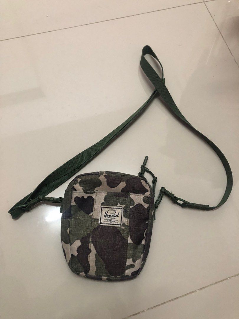 Herschel Cruz Shoulder Bag Sling Bag Camo Leaves Men s Fashion