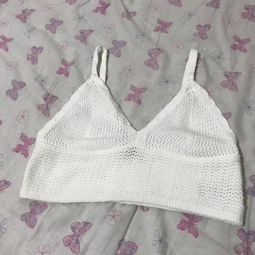 H&M top (Category: Others Tops) located in Antipolo. Submitted by random.findss (Listing ID 1216831301, Image 1). Description: SELLING FOR THE SAME PRICE NEGOTIABLE CROCHETED TOP RFS: does not fit :( I’m usually an xs.