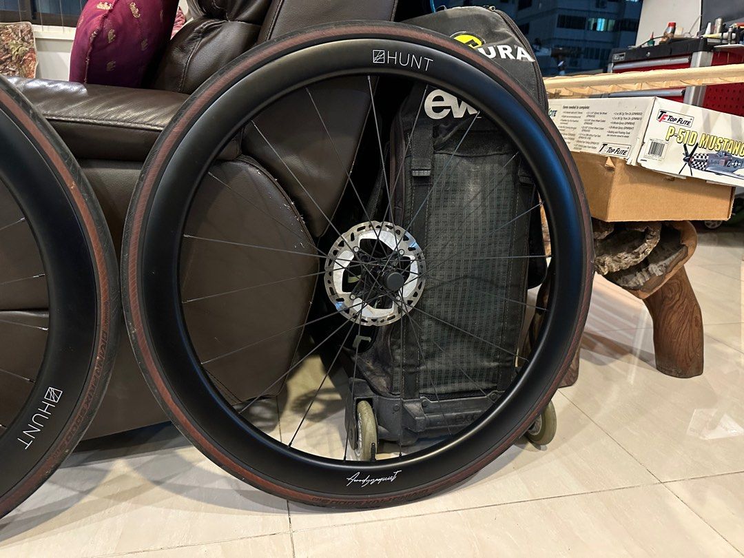 Hunt Aerodynamicist 4454 wheelset, Sports Equipment, Bicycles & Parts ...