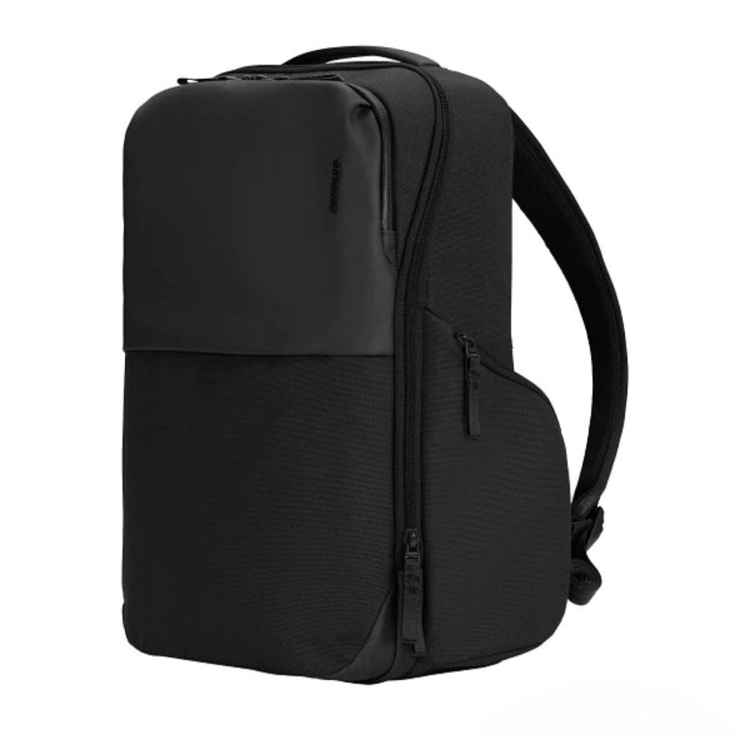 Incase A.R.C Daypack (Category: Laptop Bags & Sleeves) located in Singapore. Submitted by Mango19 (Listing ID 1216733882, Image 2). Description: A versatile carry for today’s creatives, the daypack effortlessly transitions from the set to the office then out for the weekend. Quickly organize and access all tech and everyday essentials using dedicated compartments and organization for ultimate mobility. Features a dedicated laptop compartment, a t