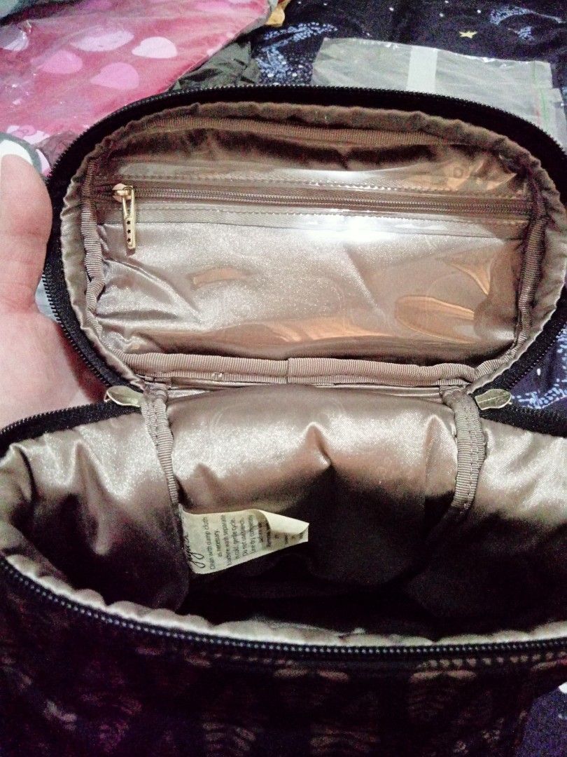 Jujube The Versailles Fuel Cell (Category: Diaper Bags & Wetbags) located in Makati City. Submitted by chauncy2021 (Listing ID 1216698016, Image 3). Description: EUC to VGUC can send more photos for sure buyer..