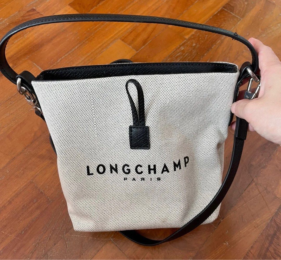 Longchamp Pouch with Handle & Sling (When Worn), Women's Fashion, Bags &  Wallets, Cross-body Bags on Carousell