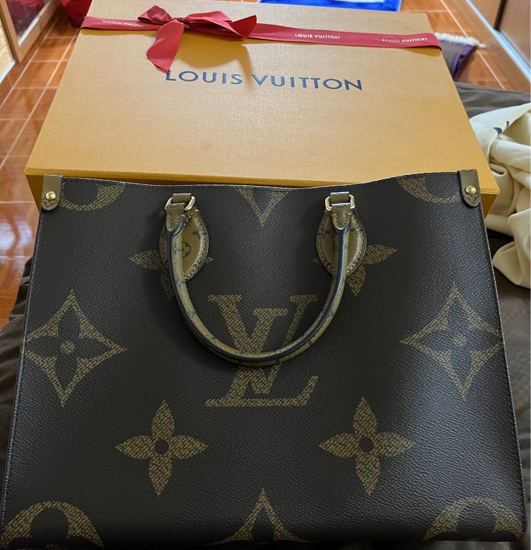 Louis Vuitton On The Go MM monogram, Luxury, Bags & Wallets on