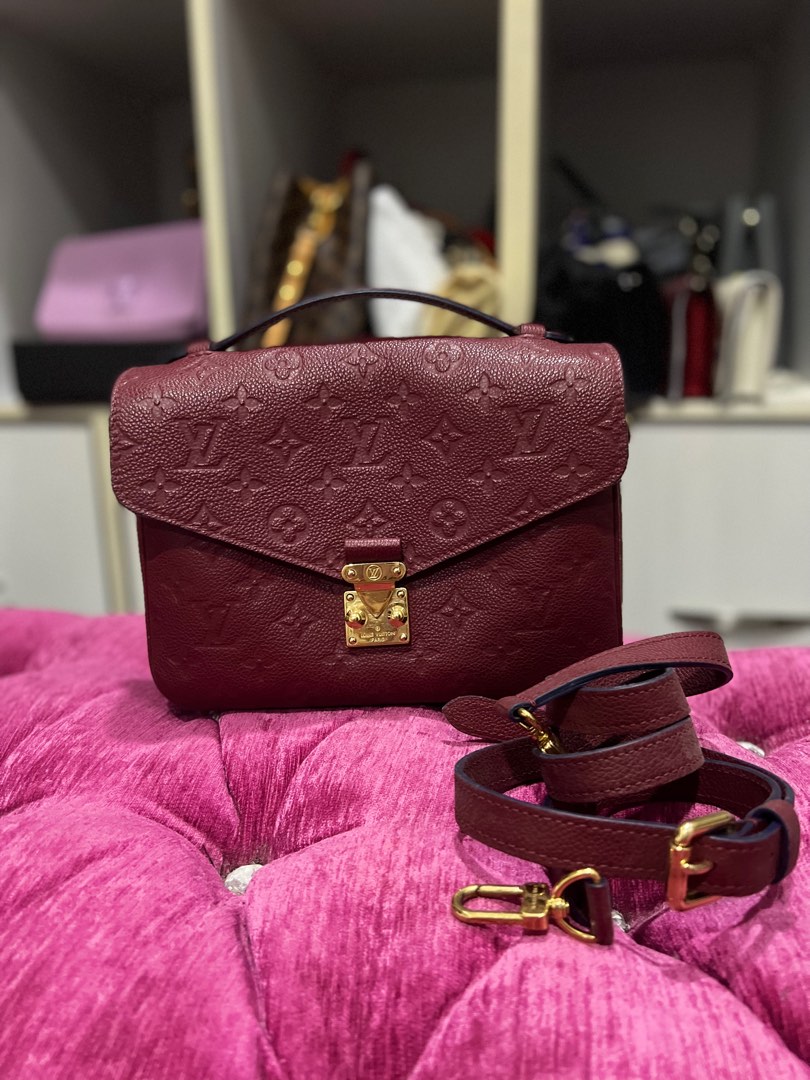 Louis vuitton pochette on sale metis cherry berry