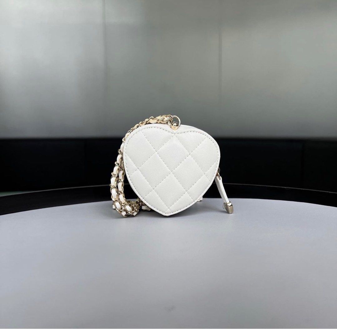 CHANEL | HEART PRINTED CANVAS AND LEATHER WITH GOLD-TONE METAL CLASSIC  SHOULDER BAG | Chanel: Handbags and Accessories | 2020 | Sotheby's
