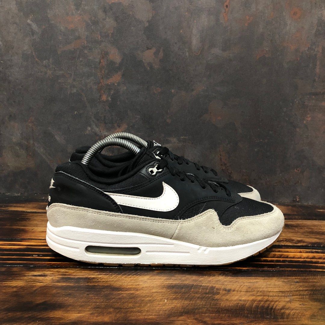 NIKE AIR MAX 1 8.5 UK