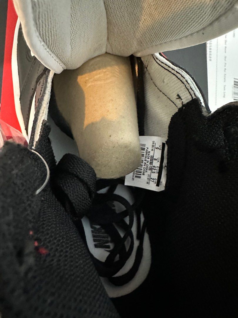 air jordan one black toe