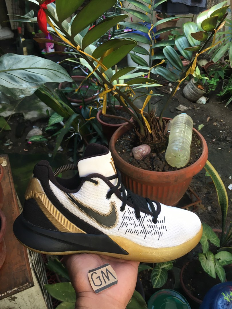 harga nike kyrie flytrap 2