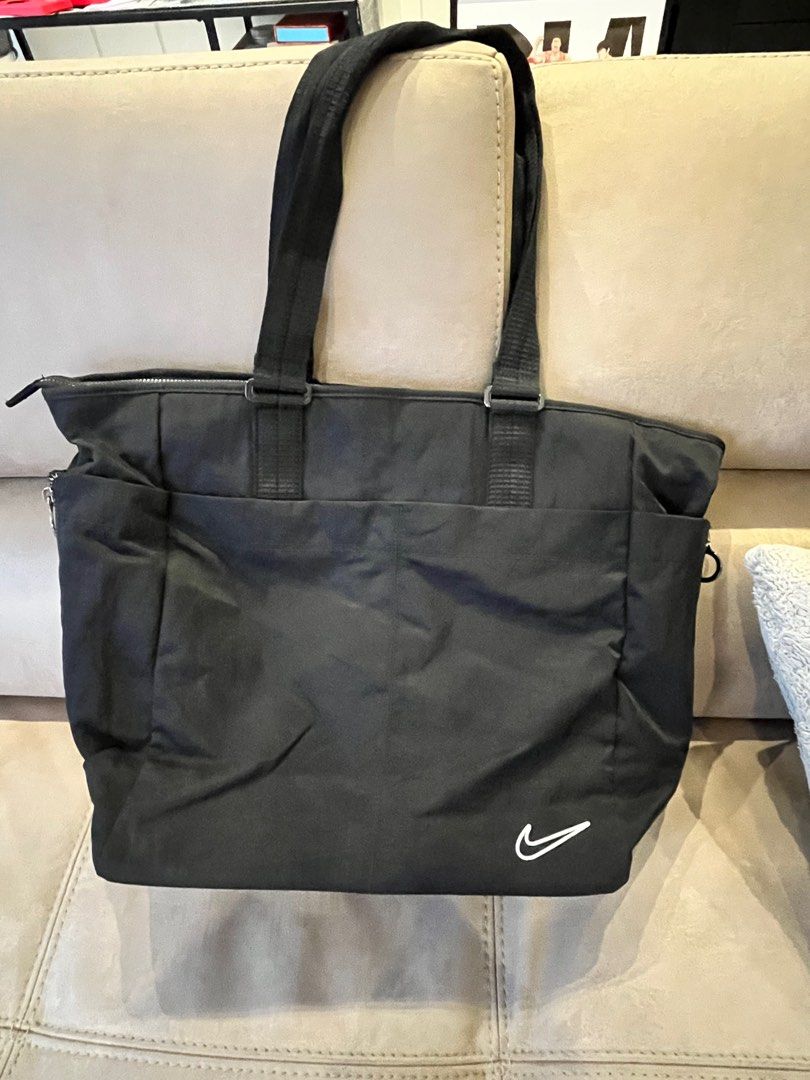 Nike One Luxe Women's Training bag, Women's Fashion, Bags & Wallets, Tote  Bags on Carousell