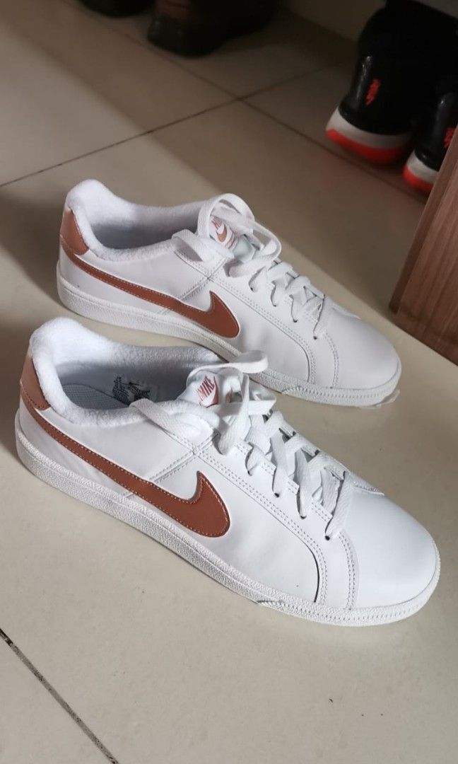 unisex nike sneakers