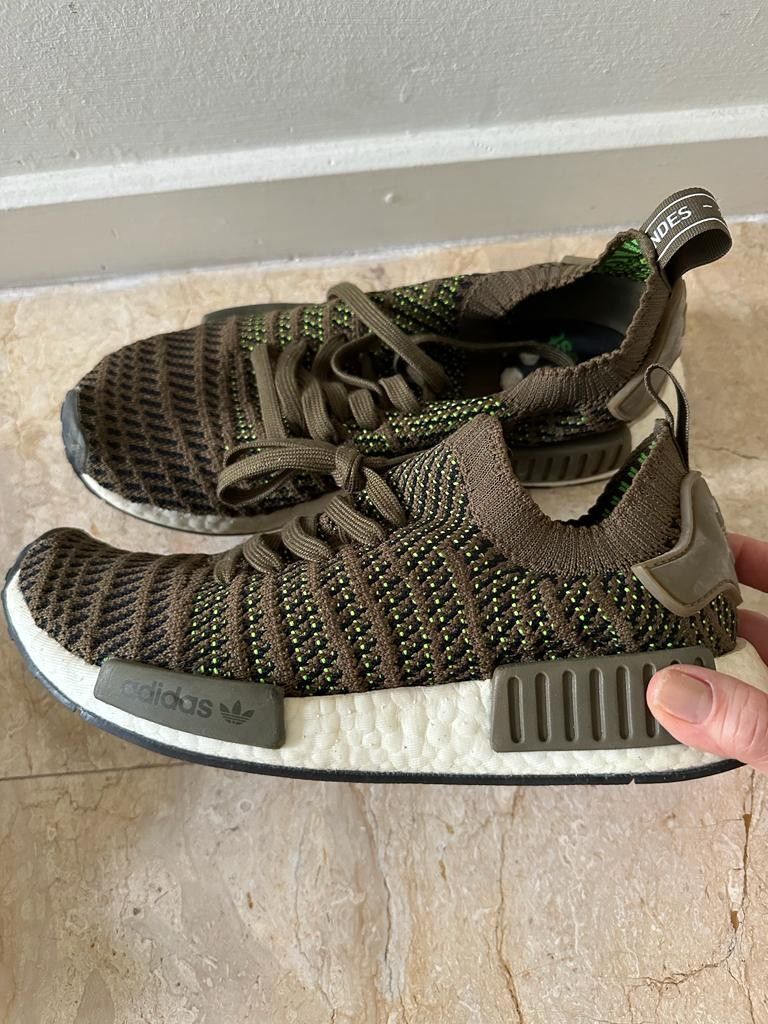 Adidas khaki 2025 sneakers