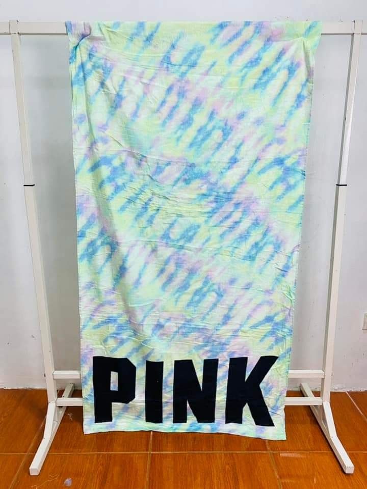 ORIGINAL VICTORIAS SECRET PINK BATH TOWEL on Carousell