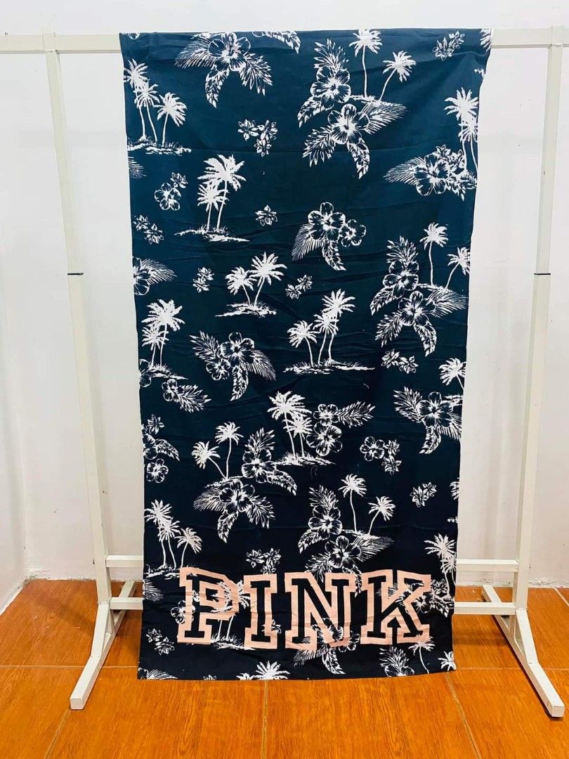 ORIGINAL VICTORIAS SECRET PINK BATH TOWEL on Carousell