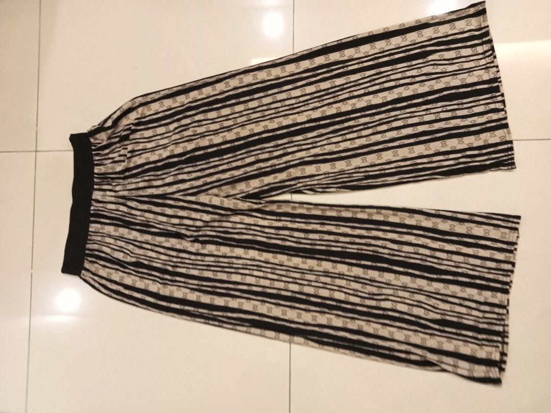Pallazo (Category: Other Bottoms) located in Klang. Submitted by diraraj8 (Listing ID 1216790256, Image 3). Description: rm17 each free size.
