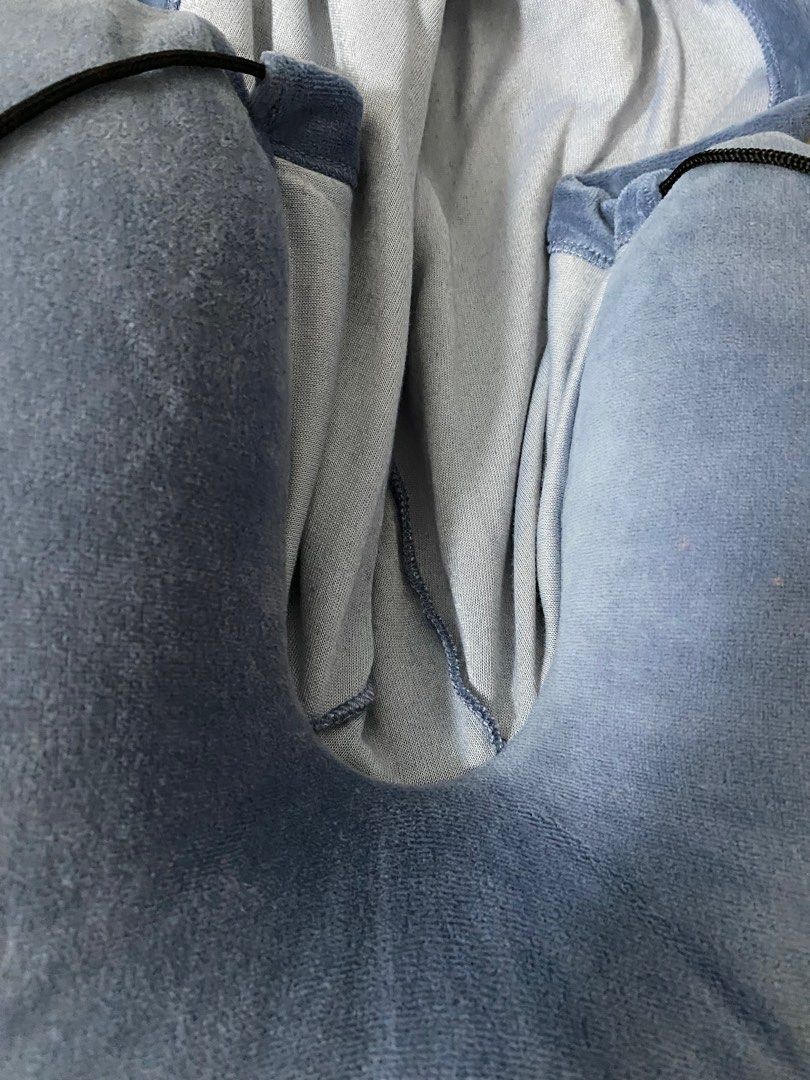 Pillow (Category: Cushions & Throws) located in Taguig. Submitted by aizeldd (Listing ID 1216727536, Image 3). Description: Original Price 725.00.