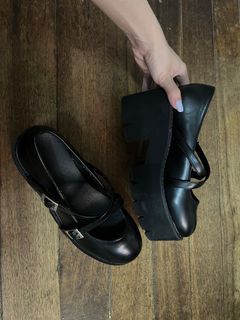 Platform Mary Jane shoes