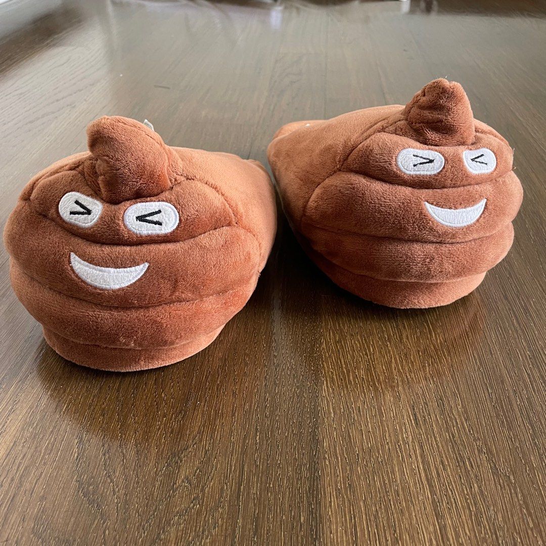 Children's poop hotsell emoji slippers
