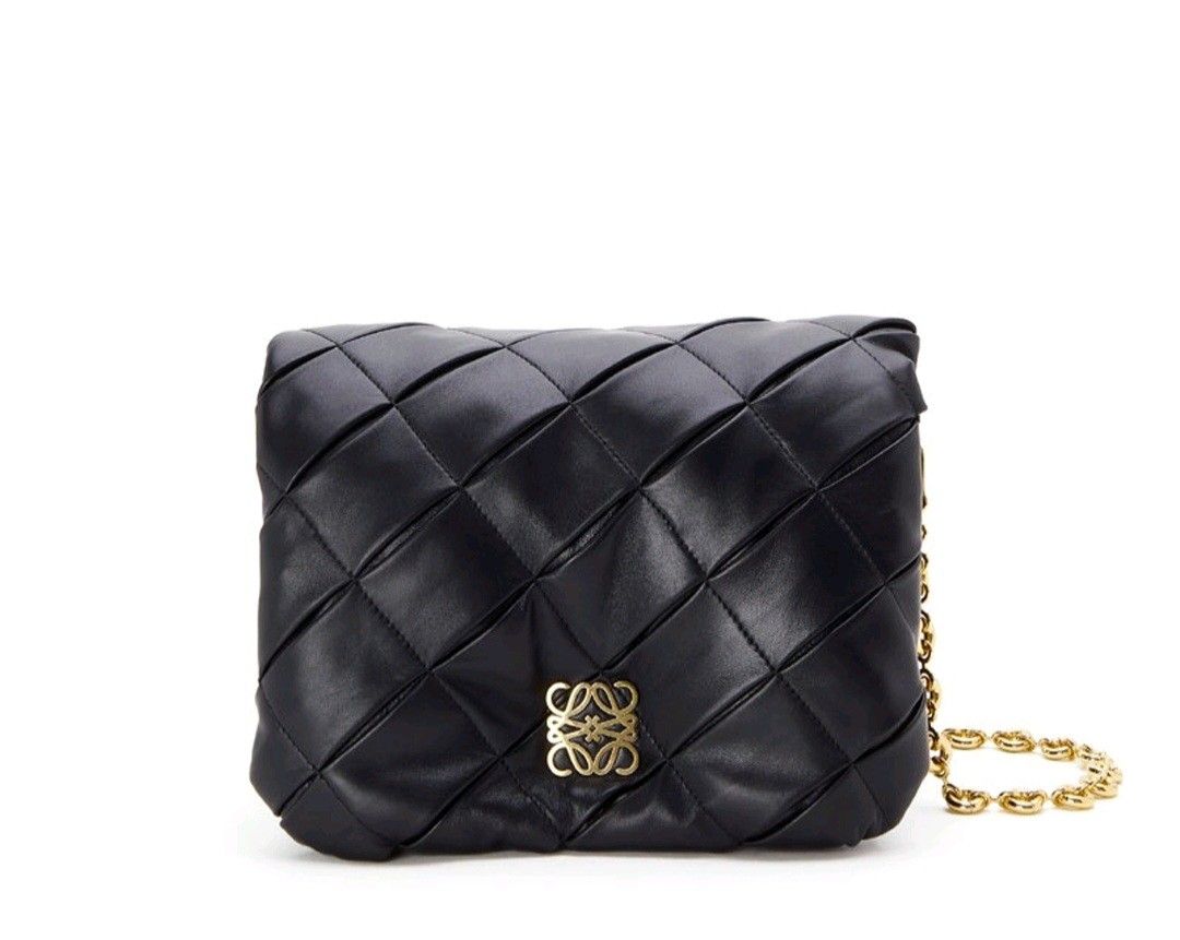 Puffer Goya in pleated shiny nappa lambskin black - Loewe