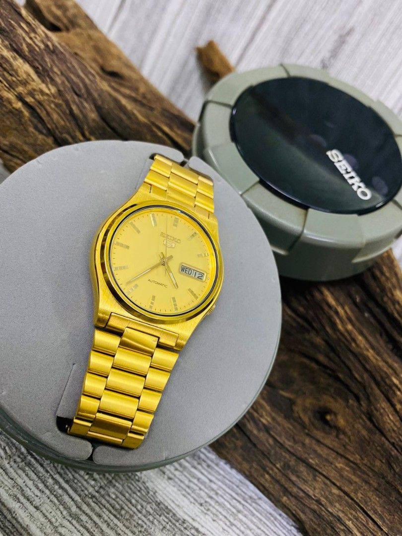 Seiko 5 store watch golden
