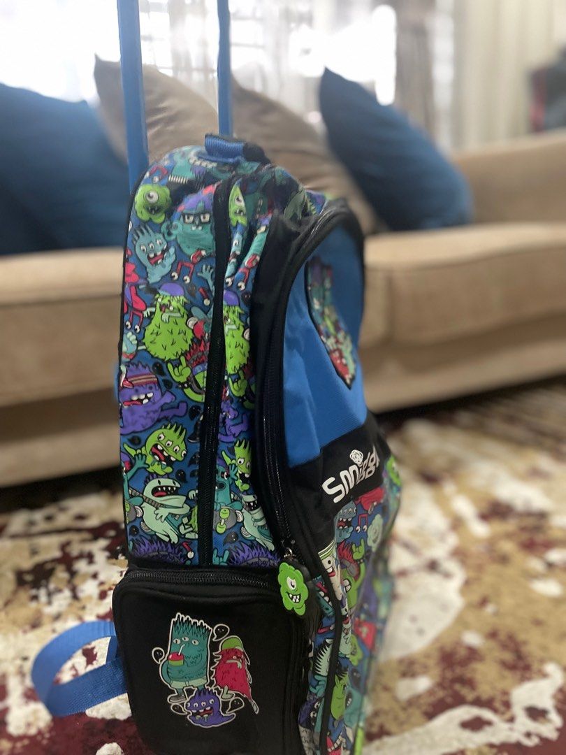 Smiggle trolly bag on sale
