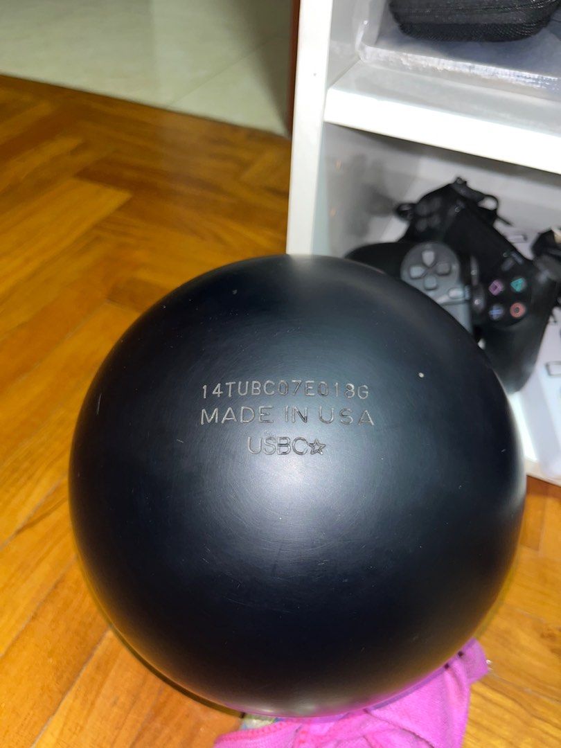 STORM PITCH BLACK BOWLING BALL 15LBS, Sports Equipment, Sports & Games