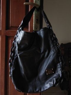 Tas Hobo Hitam