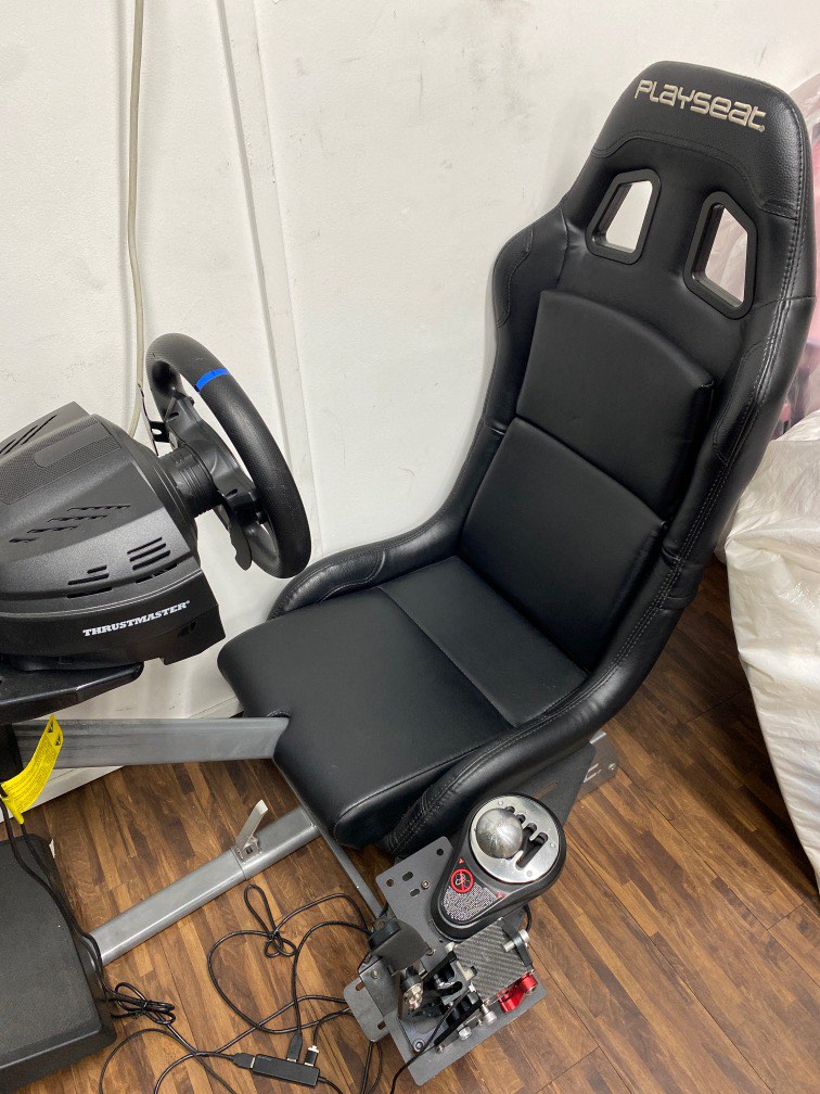 Thrustmaster T300RS w pedals, Playseat, TH8A gear shift, Linear